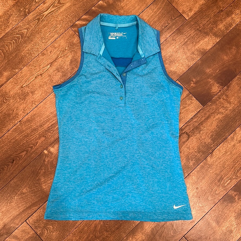 Like new women’s blue Nike golf sleeveless racer back golf polo - size small